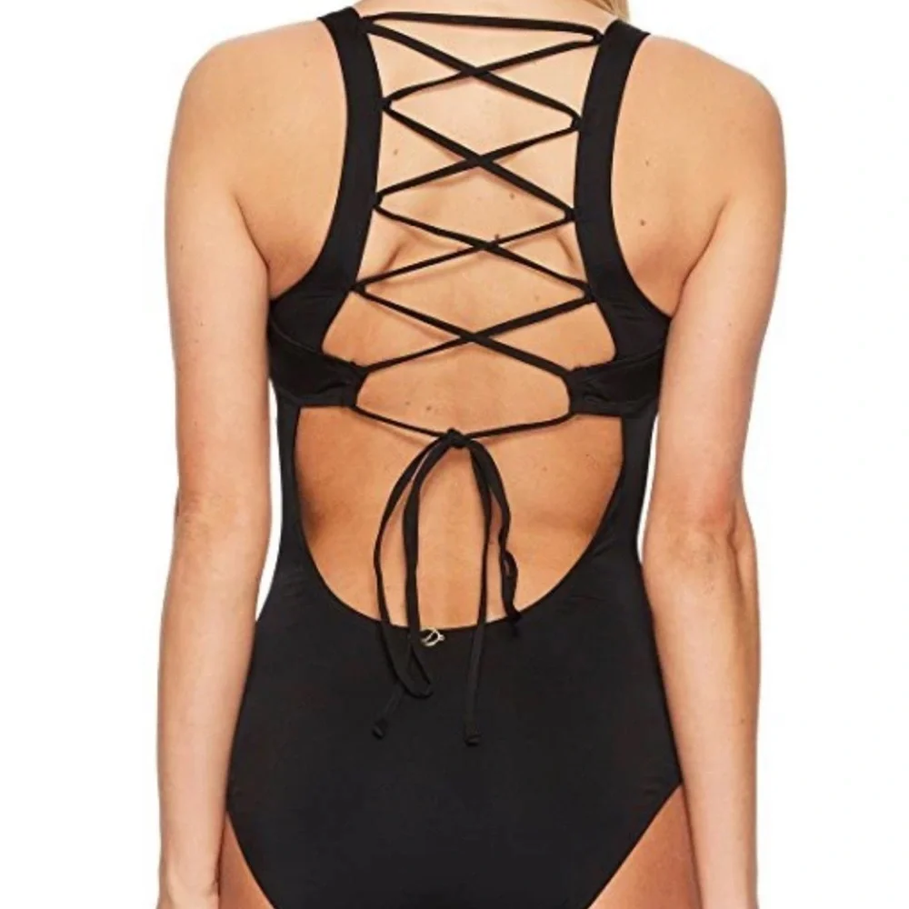 Jantzen black & white medallion black strappy back one-piece bathing suit.size 8 - Picture 2 of 11